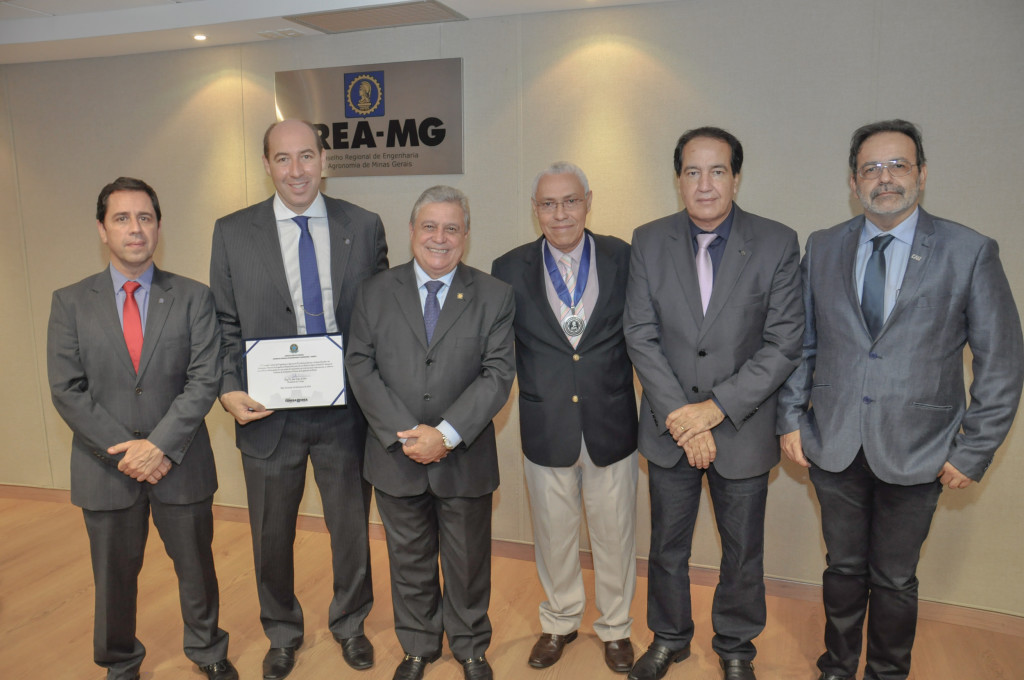 Eng Civil Clémenceau Chiabi Saliba Júnior - presidente do Instituto Brasileiro de Avaliações e Perícias de Engenharia de Minas Gerais; Eng Civil e Eletricista Frederico Correia Lima Coelho Presidente do Instituto Brasileiro de Avaliações e Perícias de Engenharia para o Biênio 2016/2017; Eng Civil José Tadeu da Silva -  presidente, do Conselho Federal de Engenharia e Agronomia; Eng Civil Arival Cidade, Ex Presidente do Instituto Brasileiro de Avaliações e Perícias de Engenharia; Chefe de Gabinete Raimundo Fernandes de Almeida, representando o presidente do Conselho Regional de Engenharia e Agronomia de Minas Gerais – CREA/MG; Arq Julio De Marco vice-presidente do Conselho de Arquitetura e Urbanismo de Minas Gerais, representando o presidente do Conselho de Arquitetura e Urbanismo do Brasil.