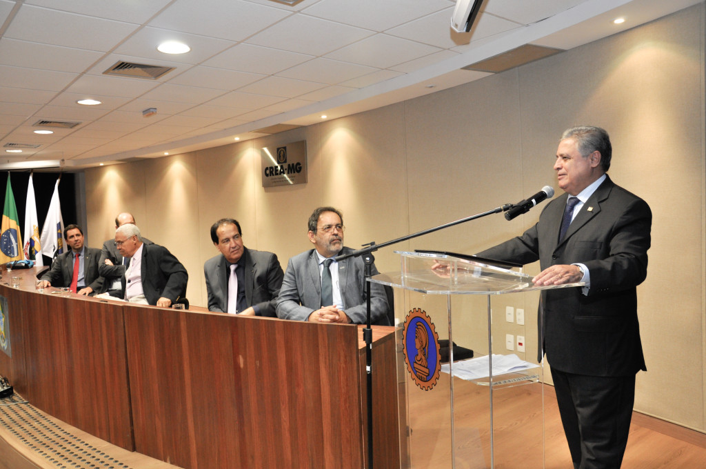 Eng Civil José Tadeu da Silva -  presidente, do Conselho Federal de Engenharia e Agronomia.